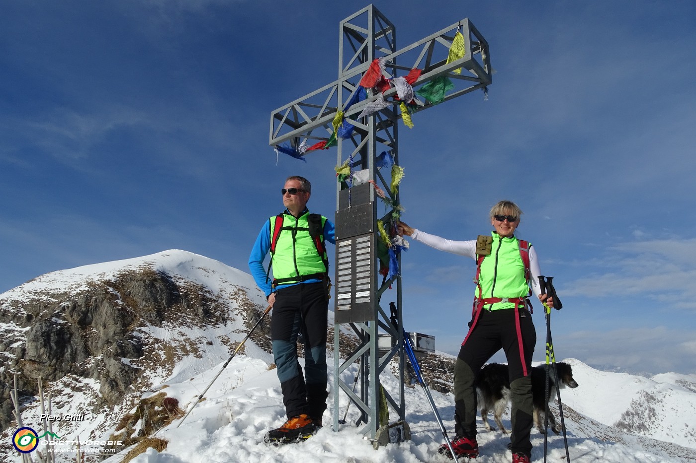 67 In vetta al Campioncino (2100 m) alle spalle il Campione (2171 m).JPG